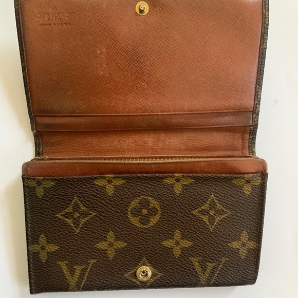 Vintage Louis Vuitton Monogram Wallet - Picture 4 of 11